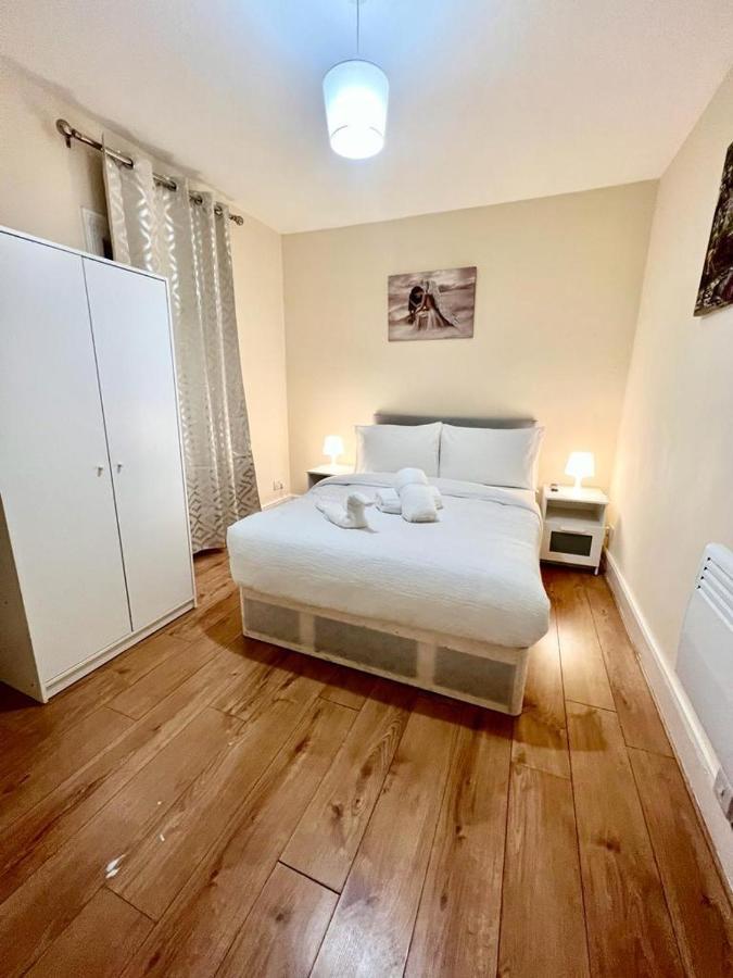 Studio Flat In Colliers Wood Apartment Лондон Екстериор снимка